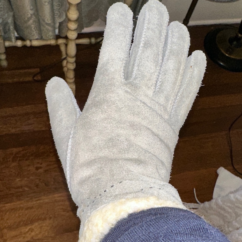 Vintage NWOT Mid Century‎ English Village Gray Suede Lined Winter Gloves